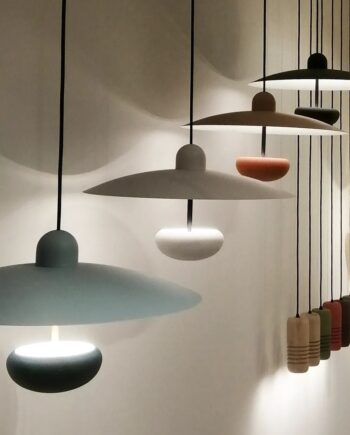 NID: Lámpara colgante suspendida azul diseñado por Jaime Jurado Led, 1125 FOKOBU. 51cm