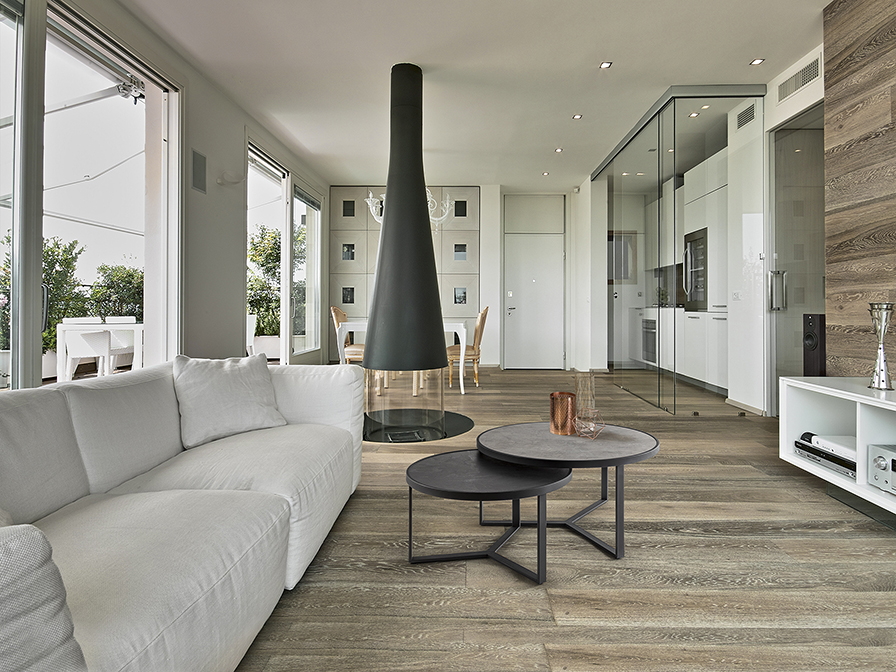 Set de dos mesas de centro NAIRA negras con tapa negra y piedra gris pequeñas