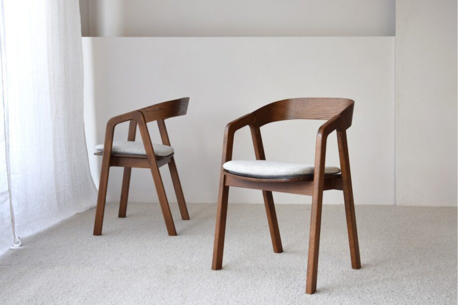 Set de dos sillas comedor NOA madera fresno marrón y gris
