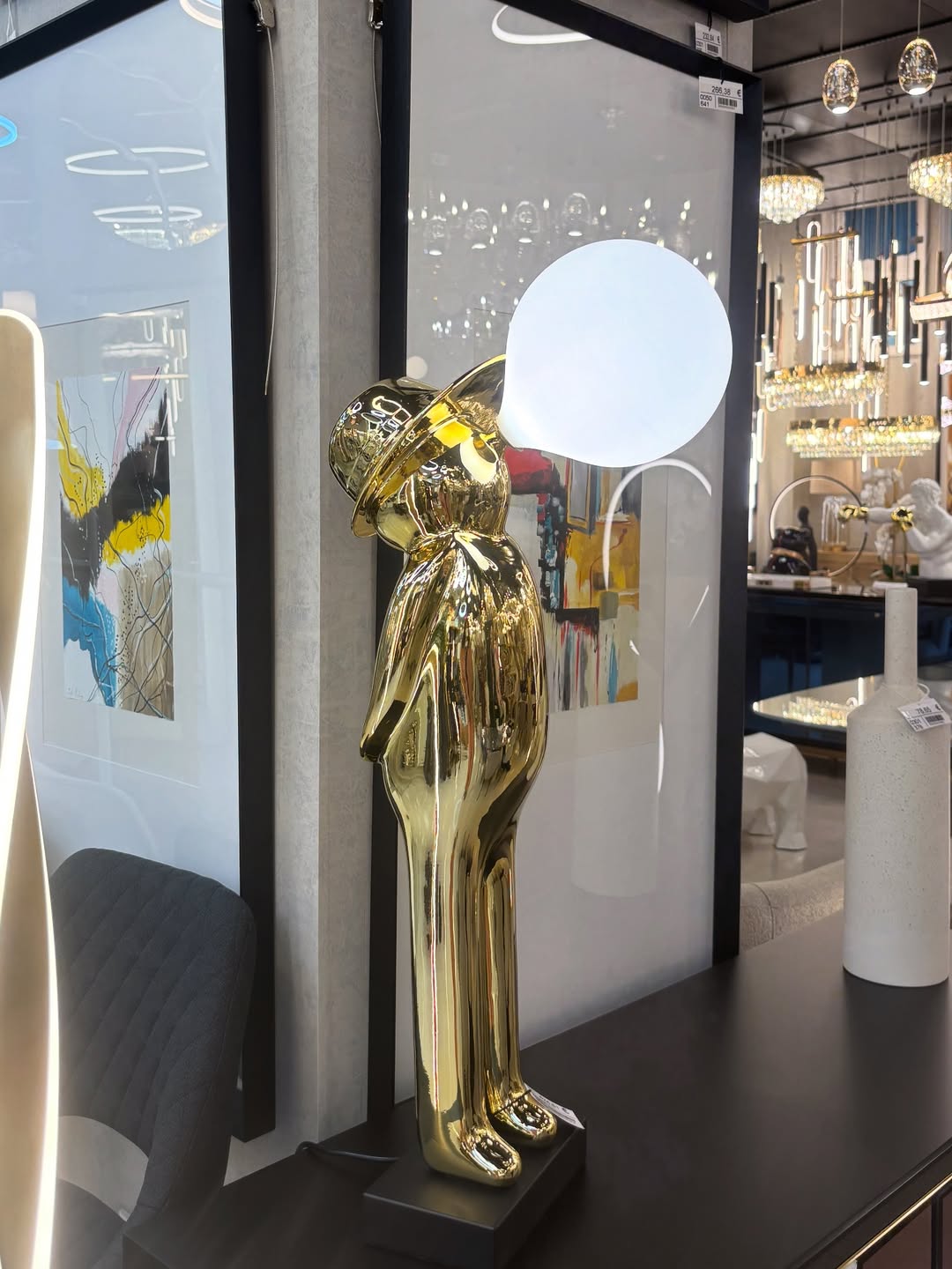 Figura decorativa MR BUBBLE oro brillo con esfera opal Schuller