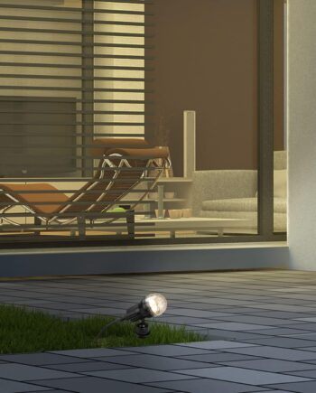 Estaca de exterior - foco negro con cable y bombilla Gu10 Led