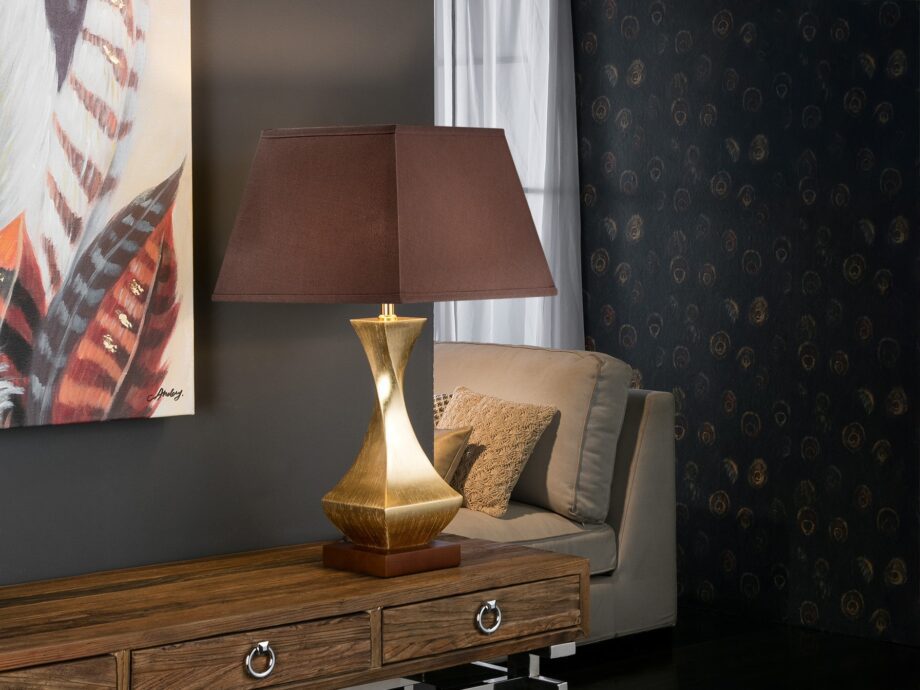 Lámpara sobremesa de madera DECO en Pan de Oro y pantalla cuadrada marrón Schuller