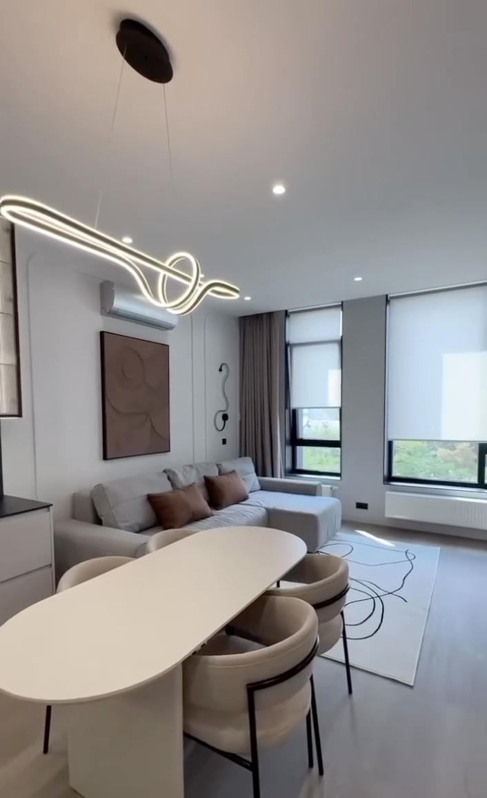 Lámpara en línea SIMPHONY negra con 55W Led con CCT dimable Schuller Lámpara en línea SIMPHONY negra con 55W Led con CCT dimable Schuller