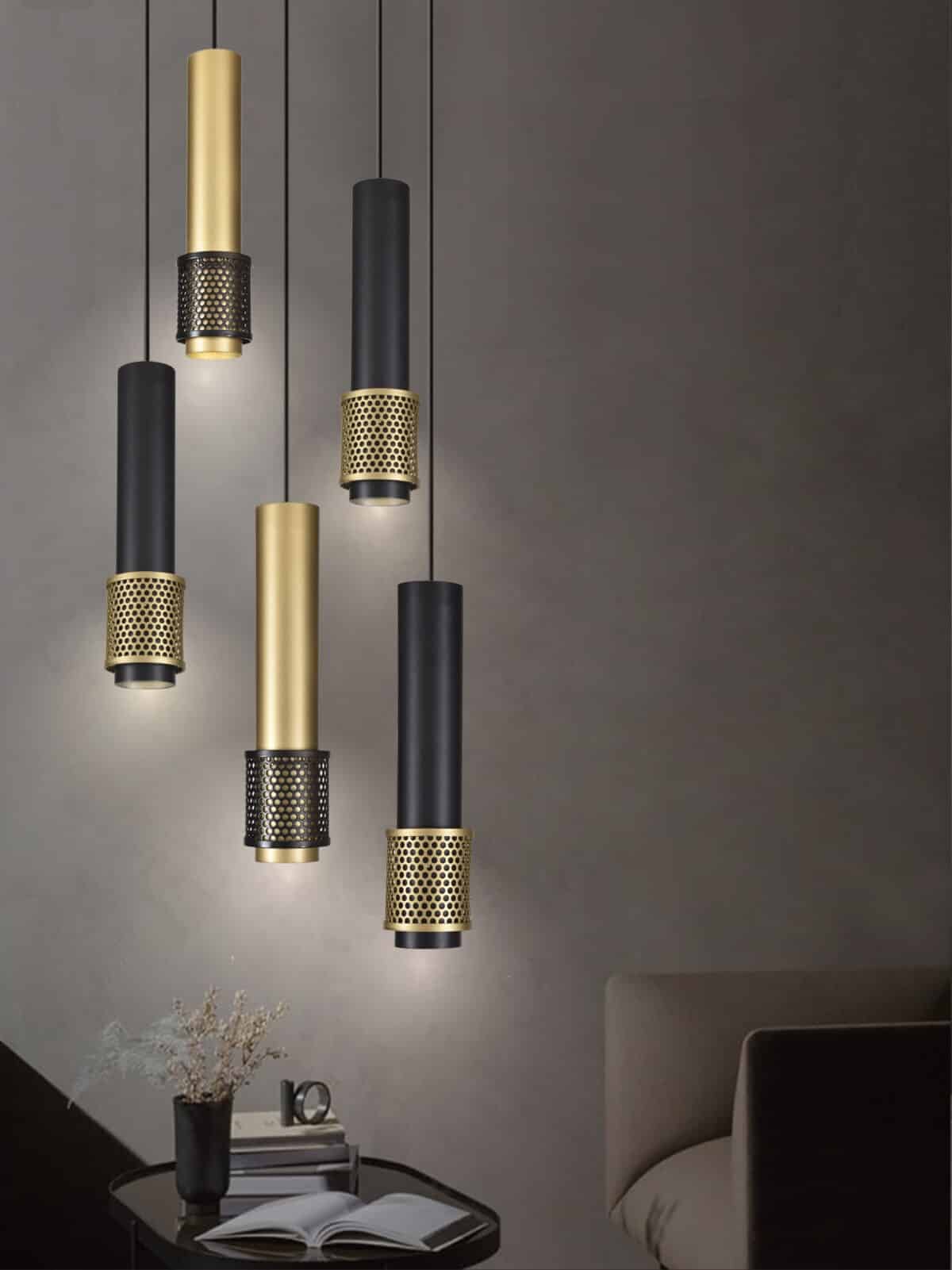 Lámpara de 5 cilindros negros y dorados con detalle metálico Led Silvioss