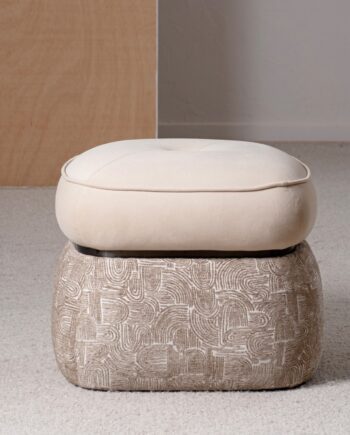 SET 2 PUFS DUNA tonos estampado beige y cámel VP Interiorismo