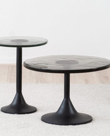 Mesa de centro redonda de metal acabado negro y vidrio alta VP Interiorismo