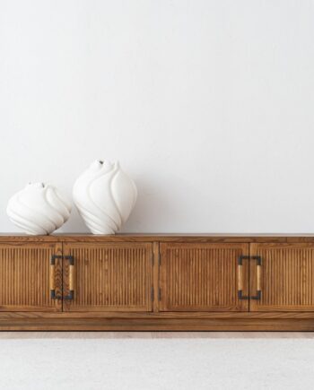 Mueble TV HEREA de madera fresno color miel VP Interiorismo