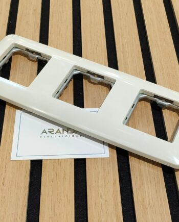 Placa Simon 27 de 3 elementos marfil 27630-32